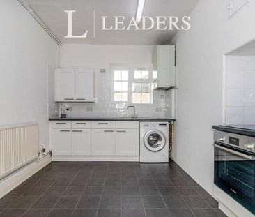 2 bedroom apartment to rent Hersham Road, Walton-on-Thames, KT12 - Photo 6