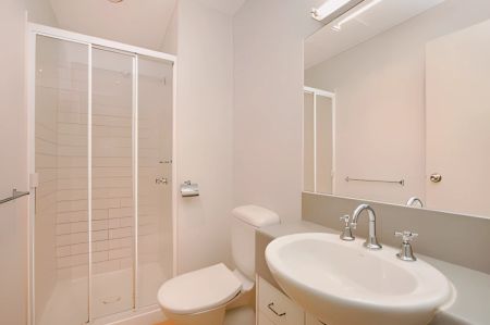 Two bed Apartment - Large - Photo 5