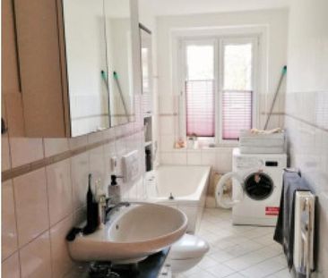 3-Raum-Wohnung, 2 Balkone, Einbauküche, (zukünftig) Stellplatz - Photo 5