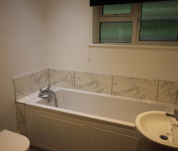 5 bedroom bungalow to rent - Photo 6