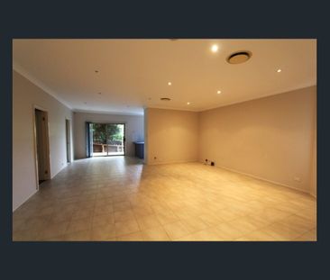 Situated at the back of a small complex of two, this lovely villa o... - Photo 4