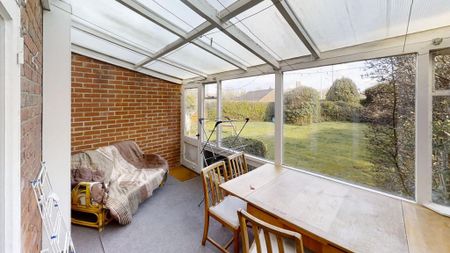 4 bedroom semi-detached house to rent - Photo 2