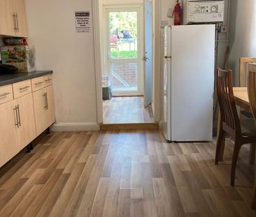 5 Bed Terraced House, Forest Road, E17 - Photo 5