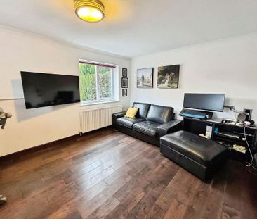 3 bedroom end of terrace house to rent - Photo 2