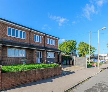 4 bedroom semi-detached house to rent - Photo 1
