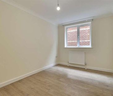 Brockhurst Road, Gosport - Photo 6