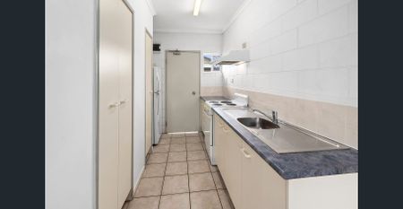 Quiet studio living close to the city - Photo 2