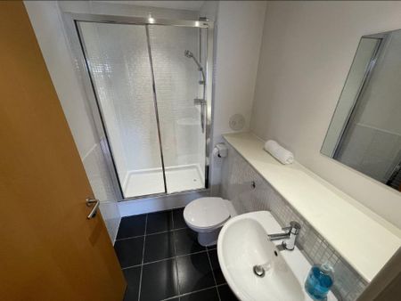 2 bedroom flat to rent - Photo 5
