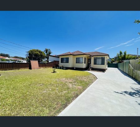 8 Hilwa Street, Villawood, NSW 2163 - Photo 3