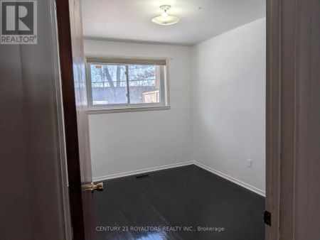 50 MARBURY CRESCENT - Photo 3