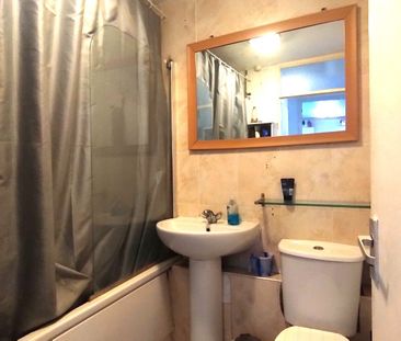 Gainsborough Road, Hayes - Photo 5