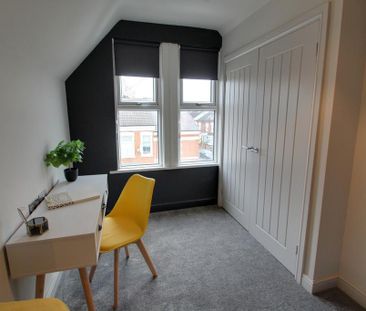 1 bedroom in a house share to rent - Photo 4