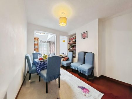 2 bedroom House To Let Total Size: 689 SQ FT - Photo 2