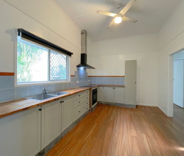 Charming, Breezy Home with City Glimpses! - Photo 2