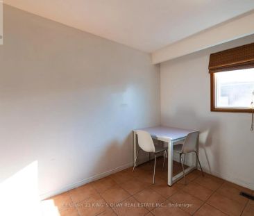 9 BARRINGTON CRESCENT - Photo 6