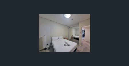 Stylish Ground Floor Apartment with Courtyard & Resort-Style Facilities – Fully Furnished and Move-In Ready - Photo 4