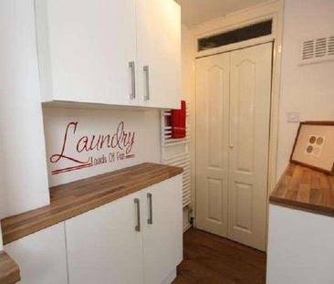 Grantham Avenue, Hamble, Southampton, Hampshire, SO31 - Photo 1