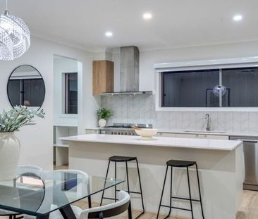 Perfect Family Living in Craigieburn - Photo 4