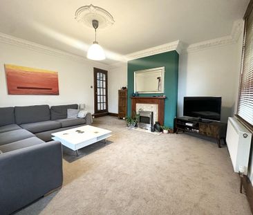 4 bedroom end of terrace house to rent - Photo 1