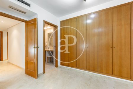 Flat for rent with views in Campanar (Valencia) - Photo 2