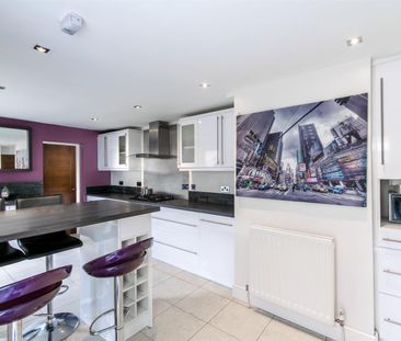 6 bed terraced house to rent in Rothbury Terrace, Heaton, NE6 - Photo 3