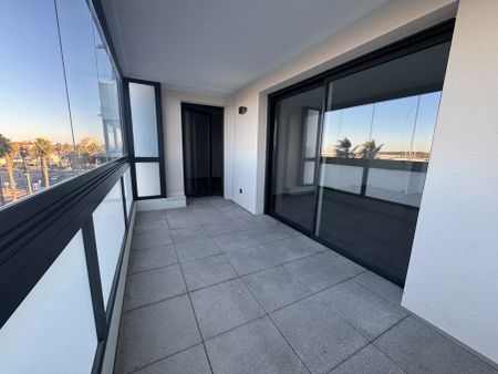 À LOUER T2 AVEC TERRASSE ET VUE MER CANET-EN-ROUSSILLON RÉSIDENCE BLEU D'ANCRE - Photo 2