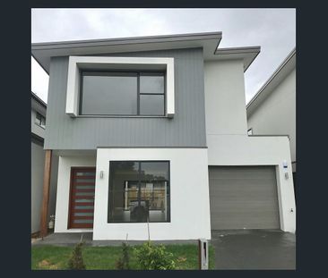 ULTRA MODERN HOME - Photo 3