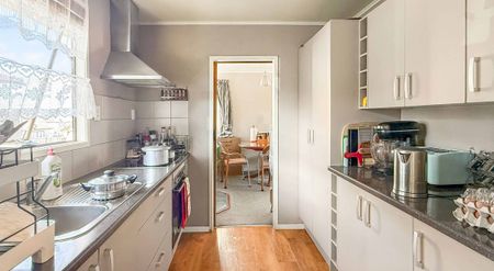 Family Home in Highland Park! - Photo 4