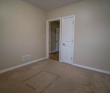37 Franklin Blvd, St. Catharines - 3 Bedroom Main Unit - Photo 6