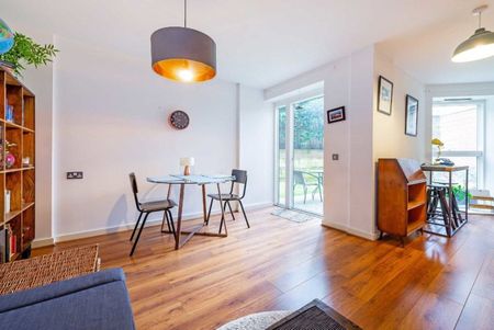 Market Road, Market Road, N7 - Photo 2