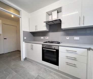 4 bedroom terraced house to rent - Photo 3