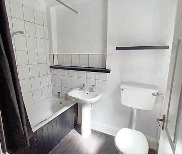 2 bedroom end of terrace house to rent - Photo 6