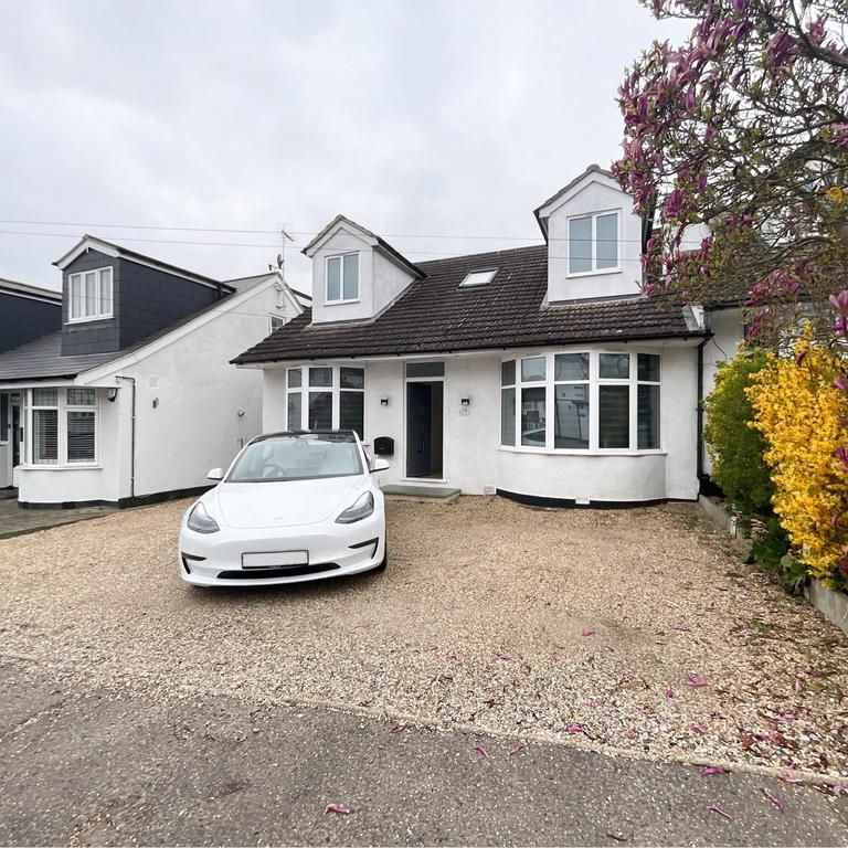 4 bedroom semi-detached house to rent - Photo 1