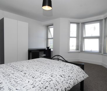 4 Bedroom | 10 Tavy Place, PL4 7DJ - Photo 3