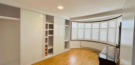 Hmo Property Kenton Park Crescent, Harrow, Greater London, HA3 8TZ - Photo 2