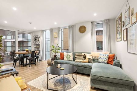 A one bedroom apartment with balcony. - Photo 2