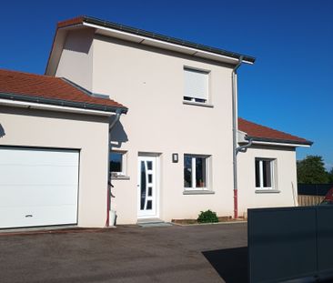 House - Photo 3