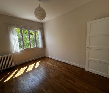 Location Appartement 3 pièces 73m² LE CREUSOT 71200 - Photo 4