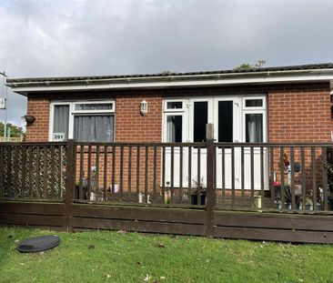 2 bedroom semi-detached bungalow to rent - Photo 4