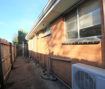 Sunny Two Bedroom Unit Situated in Sunshine - Photo 4