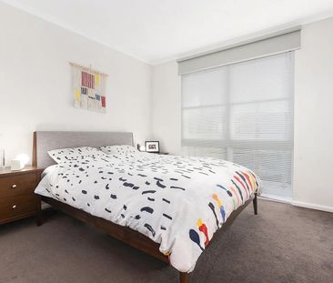 Light-Filled Two-Bedroom Apartment in a Prime Brighton Location! - Photo 4