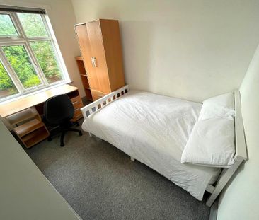 1 bedroom in a house share to rent - Photo 4