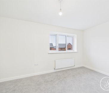 Heather Close, Seacroft, Leeds - Photo 4