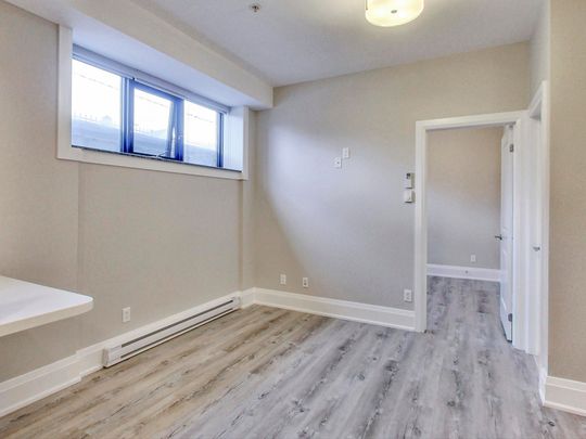 For Lease - 458 Oakwood Avenue Unit# 102, Toronto, Ontario - Photo 1