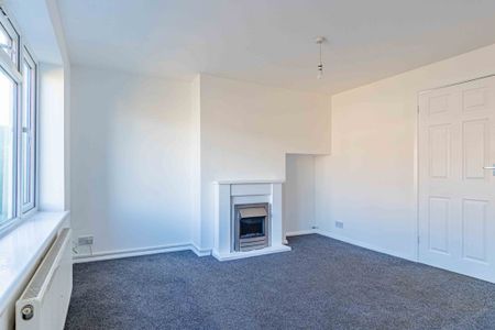 3 bed Terraced for rent - Photo 3