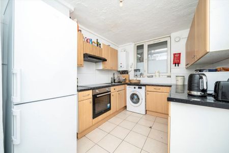 3 bedroom maisonette to rent - Photo 4