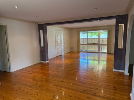 11 Beltana Avenue, Bonnyrigg NSW 2177 - House For Rent | Domain - Photo 5