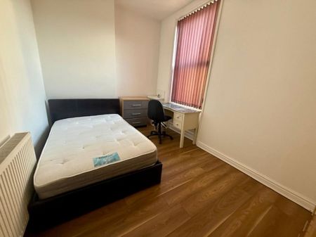 Stanley Terrace, Preston - Photo 4