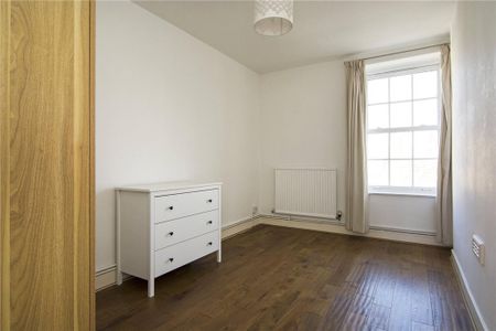 3 bedroom flat to rent - Photo 2