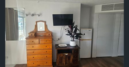 Southport Broadwater Jewel in the Crown Studio! - Photo 5